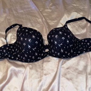 36 DDD/ 36 F Victoria secret bra